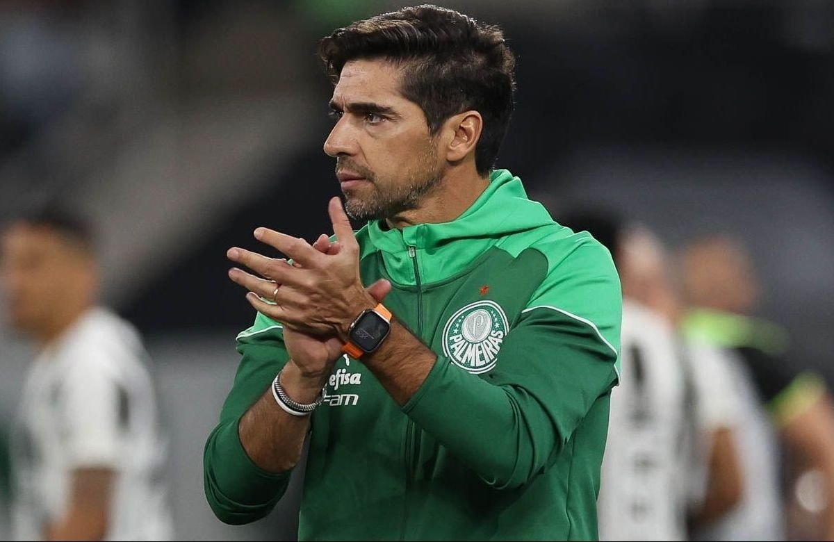 Abel comemora classificação do Palmeiras e manda recado após vice-liderança do grupo