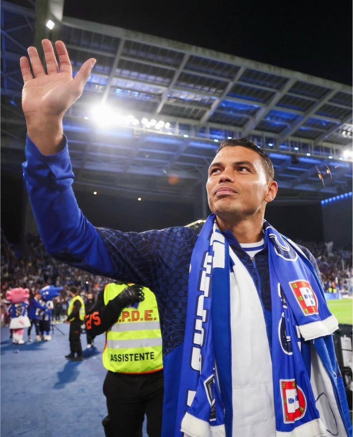 Porto confirma saída de Thiago Silva após conquista do Campeonato Português
