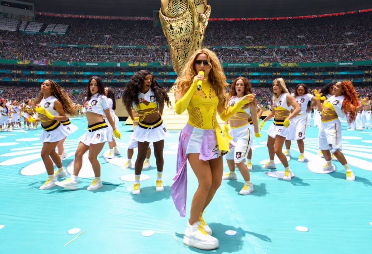 Shakira, Salma Hayek e a Homenagem a Pelé: Os Bastidores da Cerimônia Mais Emocionante da História das Copas Copy