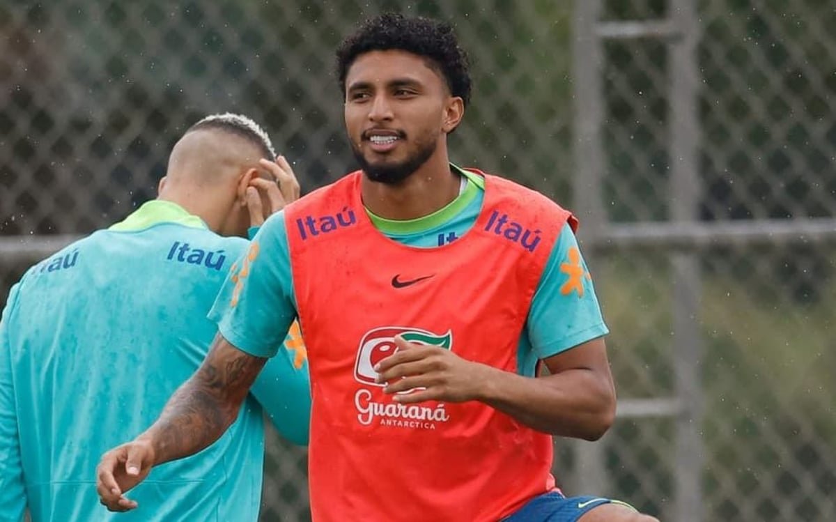 Ancelotti explica escolha por Éderson e abre mão de convocar outro lateral para a Copa