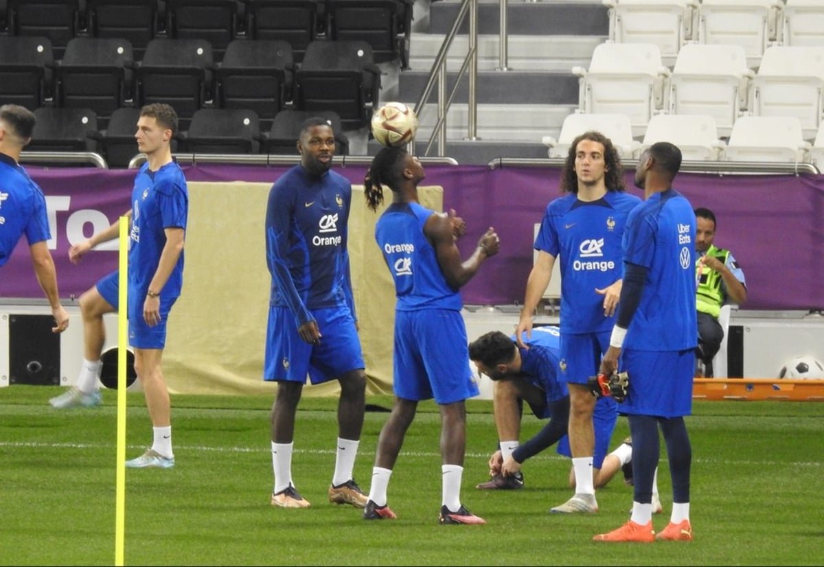 França faz último teste antes da Copa e aposta em estrelas para confirmar status de favorita