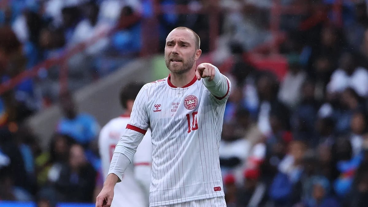 Susto com Eriksen: meia passa mal durante amistoso e jogo é encerrado antecipadamente