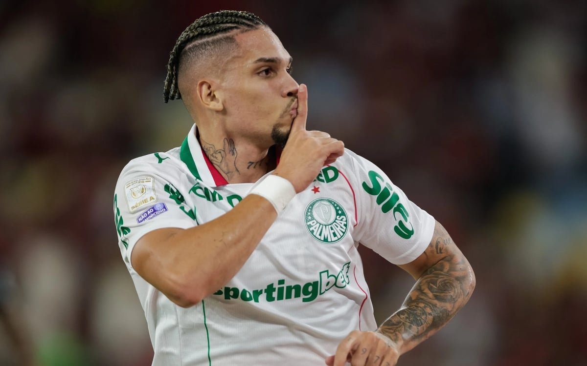 Paulinho recebe suspensão após novo julgamento no STJD