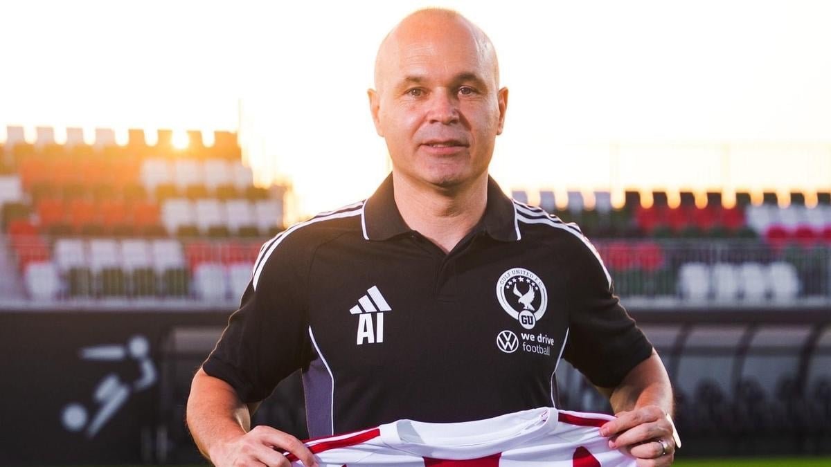 Andrés Iniesta inicia carreira como treinador e assume clube dos Emirados Árabes