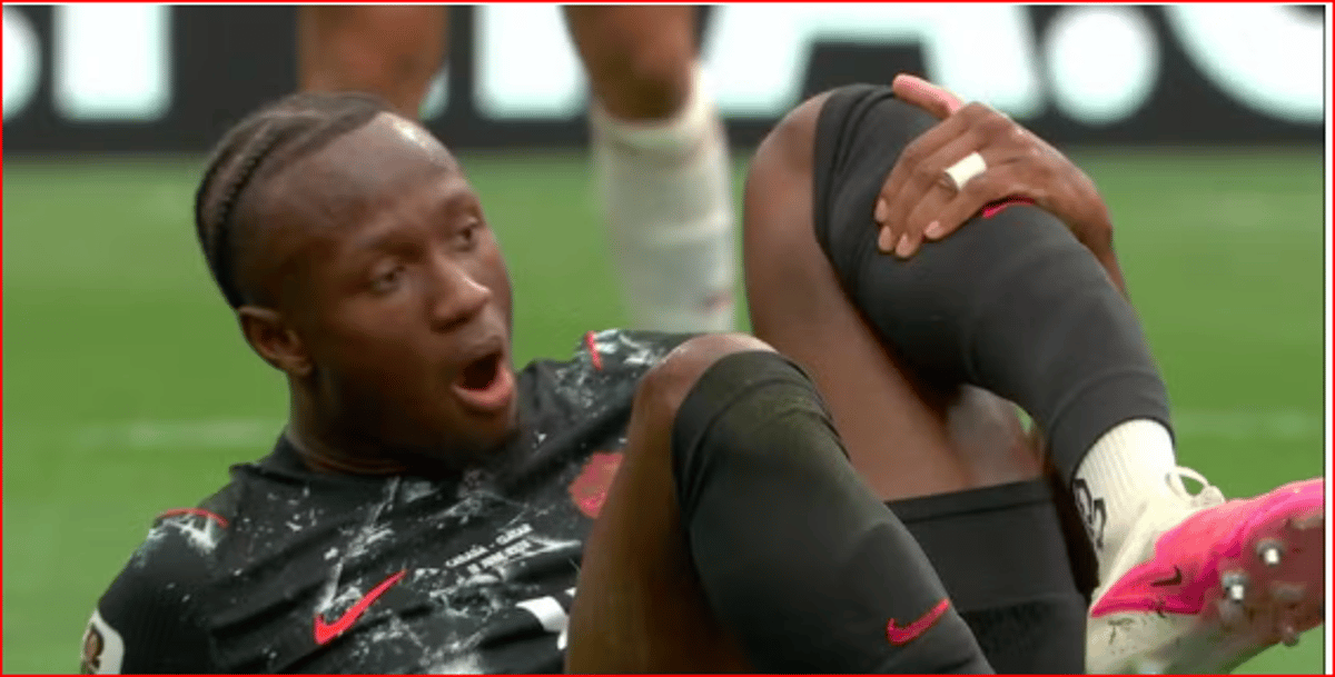 Koné sofre grave lesão na vitória do Canadá sobre o Catar e preocupa para o restante da Copa