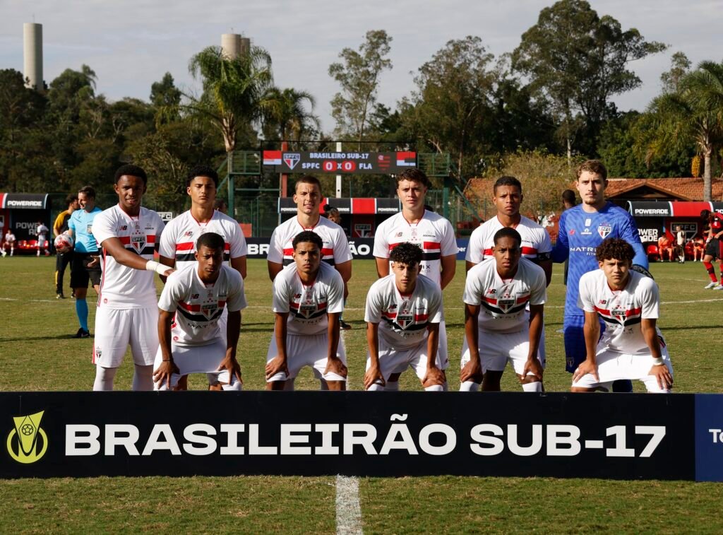 São Paulo prepara contrato de R$ 450 milhões para Nicolas Francisco, destaque da base