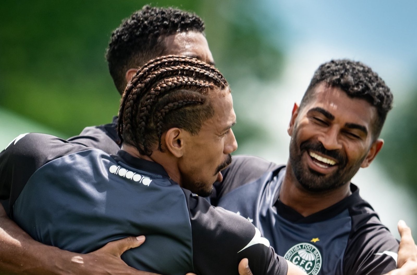 Coritiba encara Grêmio e Vitória em sequência decisiva para permanecer na Série A