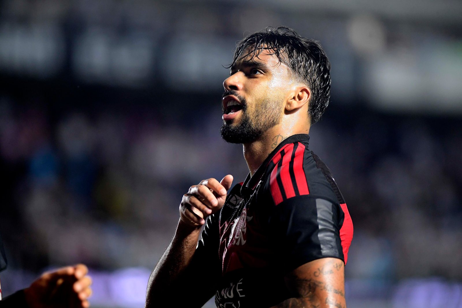 Flamengo encara pressão do Estudiantes e tem fase goleadora de Paquetá como recurso