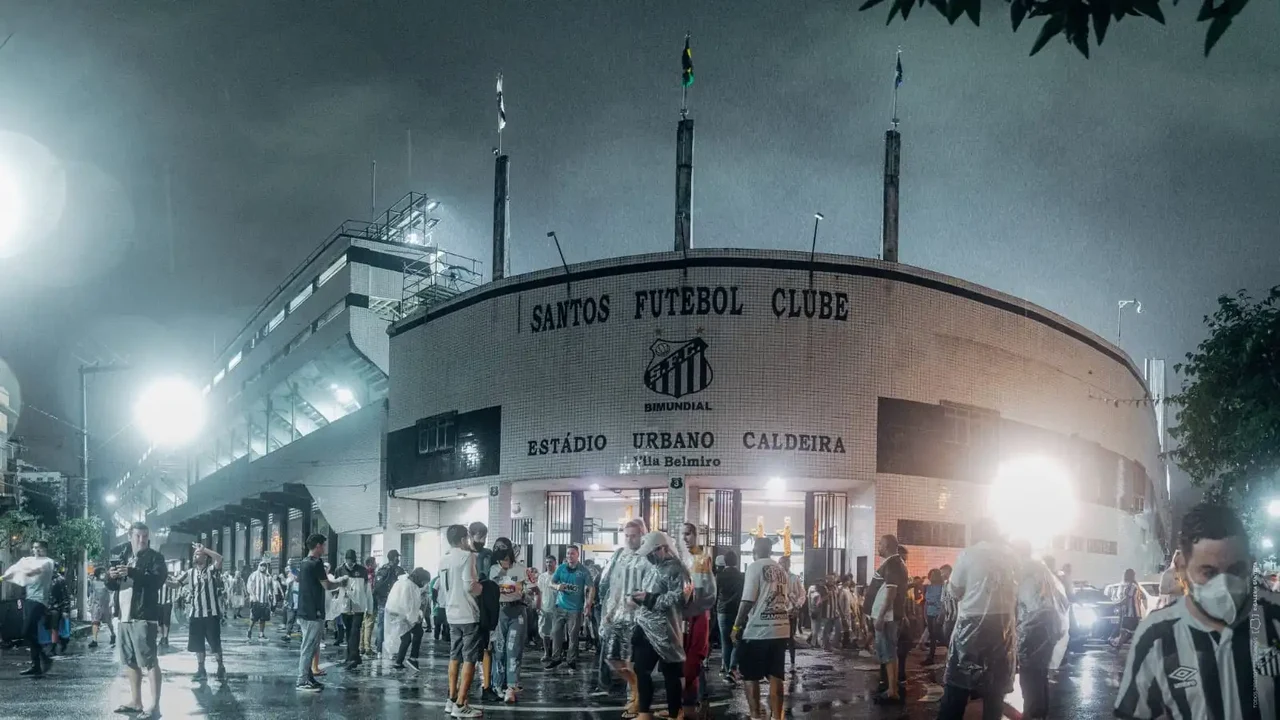 Torcida do Santos esgota ingressos para duelo com o Bahia em menos de três horas